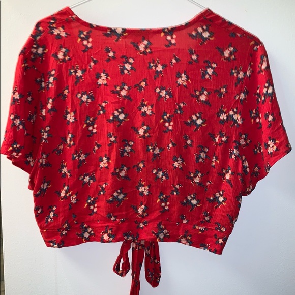 American Eagle Crop Top - Picture 3 of 4